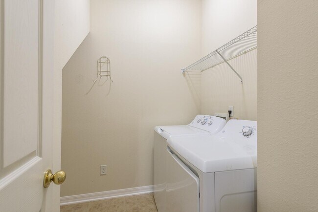 Building Photo - 4515 Fieldview Cir