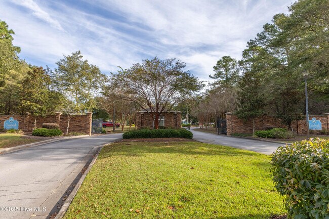 Building Photo - 119 Shellbank Dr