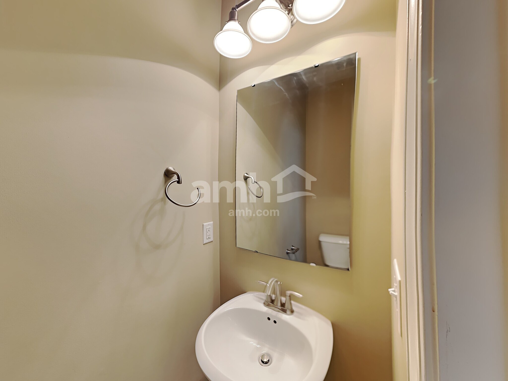 Building Photo - 3617 Althorp Dr