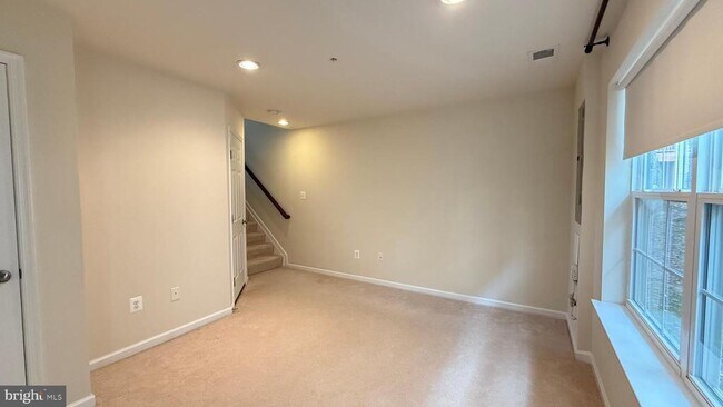 Building Photo - 23227 Roberts Tavern Dr