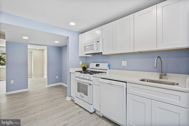 Building Photo - 9411 Merryrest Rd