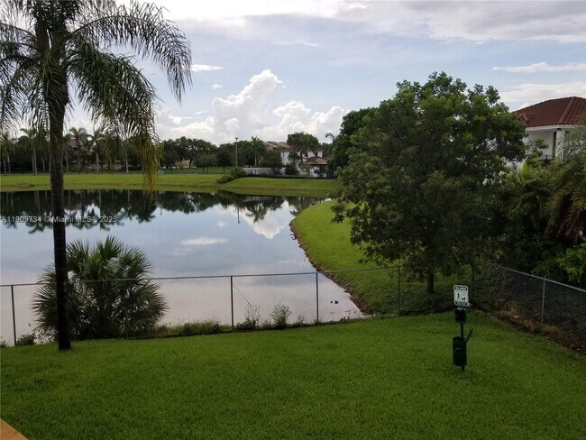 Primary Photo - 9735 Fontainebleau Blvd