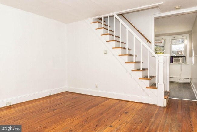 Building Photo - 2842 Cantrell St