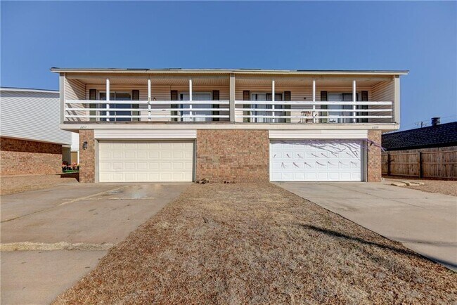 Primary Photo - 3 Bedroom/2Bath/2Car Duplex- 2 Car Garage-...