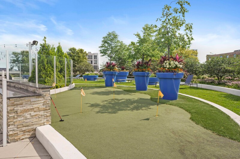 Building Photo - 755 W Adams St