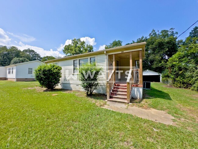 Building Photo - 3-Bedroom Home w/Large Yard in Minor Neighborhood
