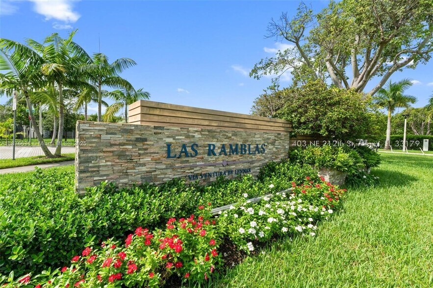 Building Photo - 403 NE 212th St