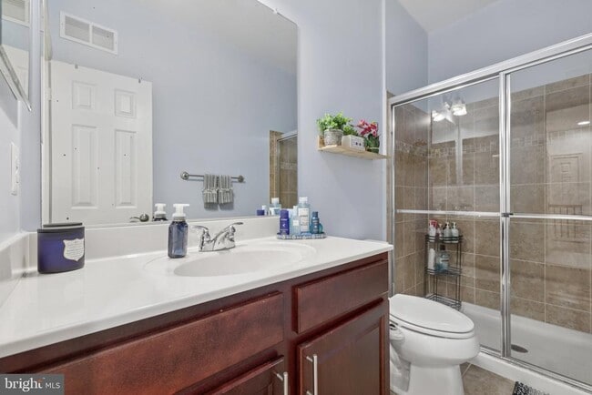 Building Photo - 141 Hawkes Ct