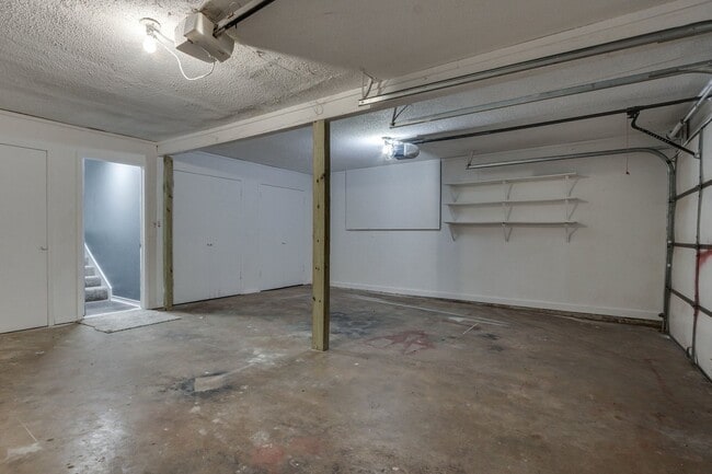 Building Photo - 4106 Mason Dr