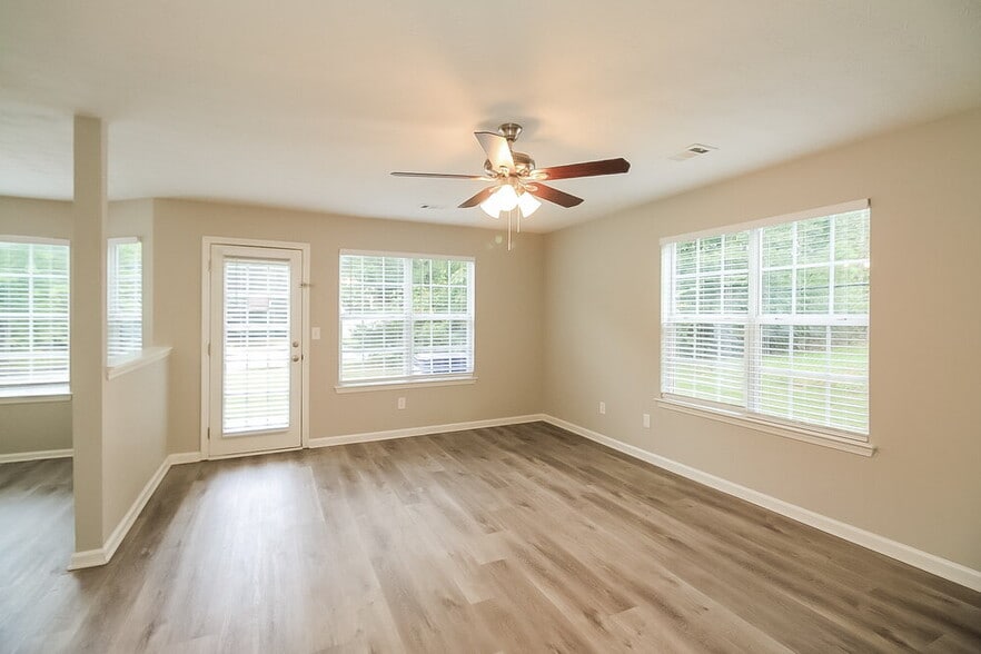 Building Photo - 51 Belmont Park Ln