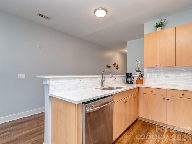 Building Photo - 1101 W 1st St