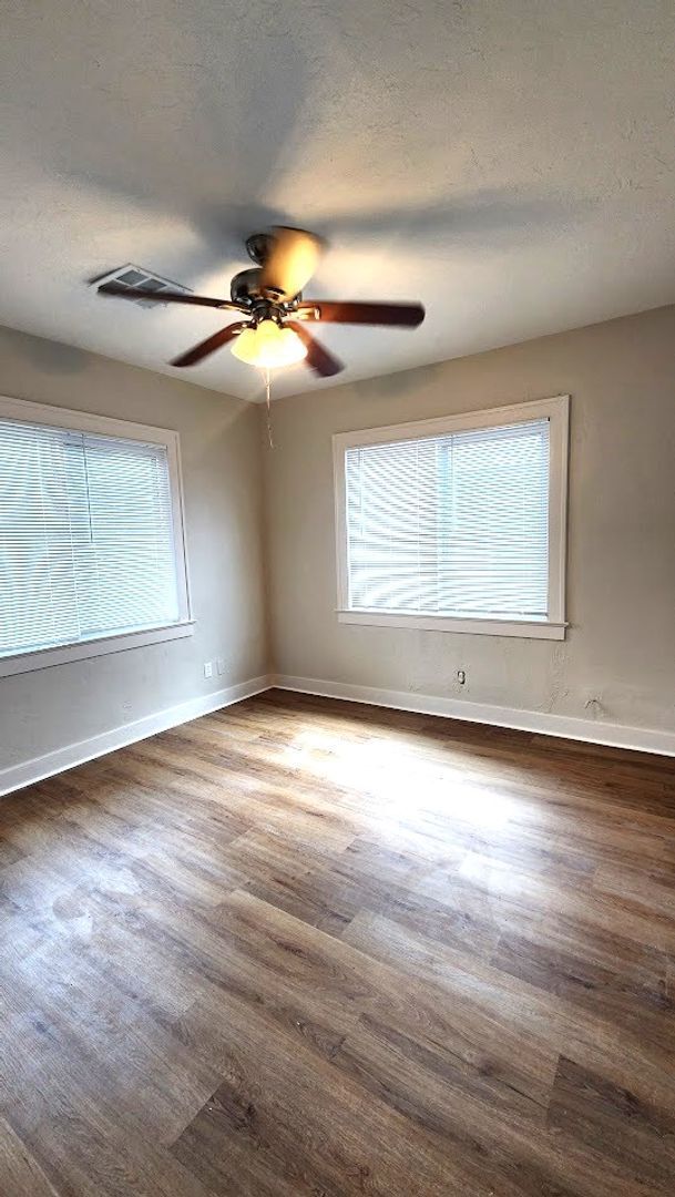 Building Photo - 2 Bed 1 Bath Duplex in the Aurora Addn NW OKC