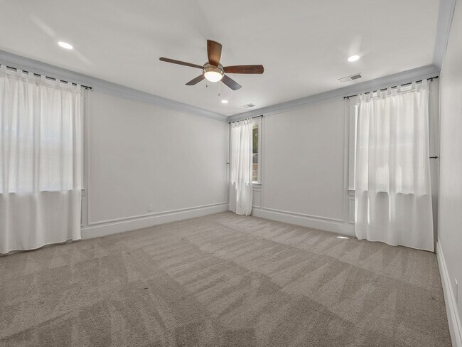 Building Photo - Beautiful 4 bedroom 3.5 Bath home Duncan, SC