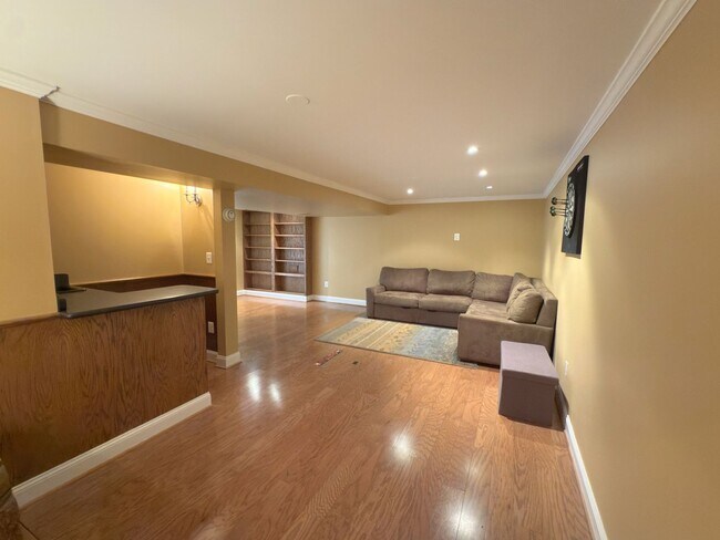 Building Photo - Spacious 3-Bedroom, 3.5 Bath Garage Home I...