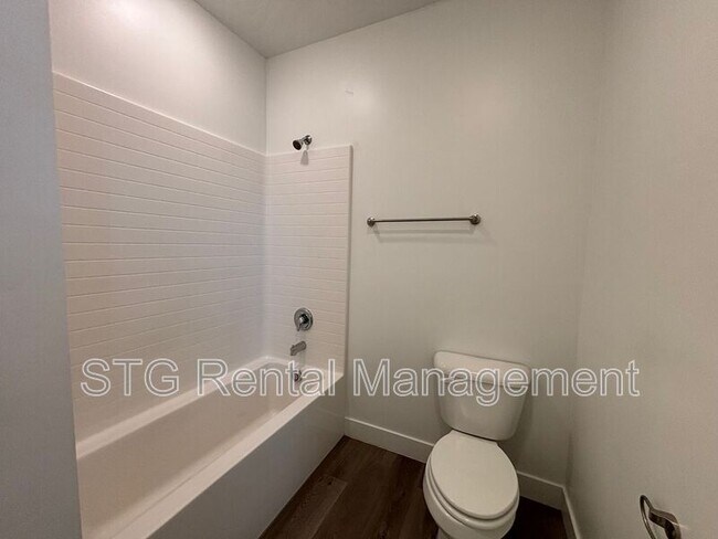 Building Photo - 5801 S Garnet Dr