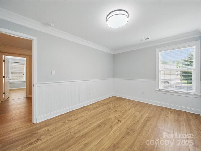 Building Photo - 5203 Grays Ridge Dr