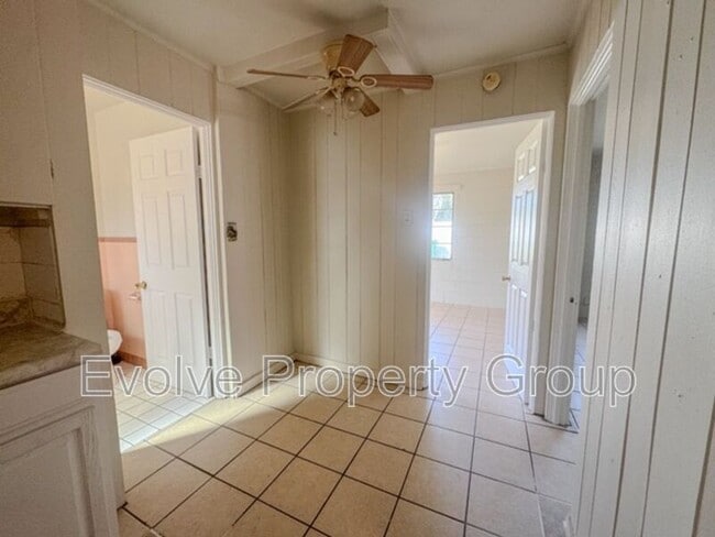 Building Photo - 710 N Grove St