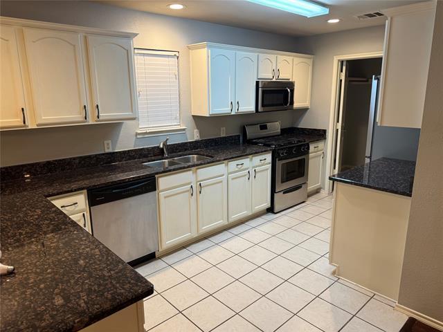 Building Photo - 1401 Hill Lockwoods Dr