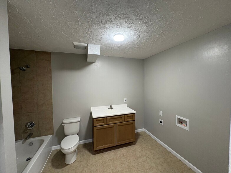 Building Photo - 3302 Tazewell Pike