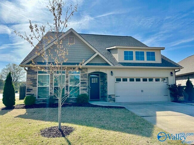 Building Photo - 2618 W Creek Dr