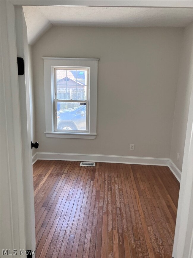 Building Photo - 1244 W 69th St