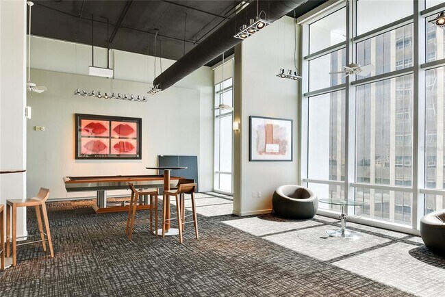 Building Photo - 150 E Robinson St