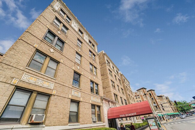 Building Photo - 2787 John F. Kennedy Blvd
