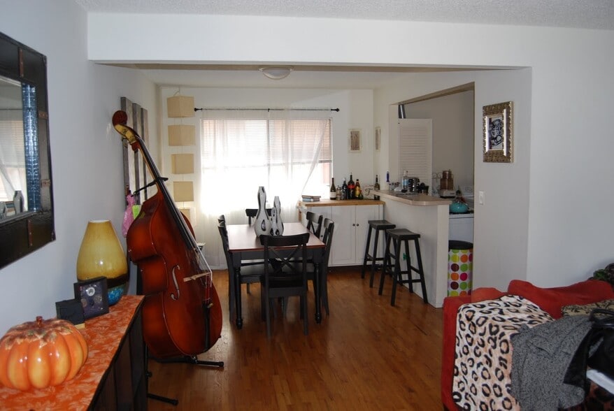 Building Photo - 2011 Rockefeller Ln