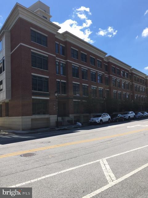 Building Photo - 901 S Caroline St