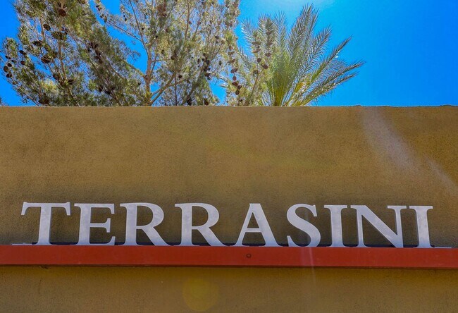 Building Photo - 3 Bed, 2 Bath, 1 Car Aliante Condo