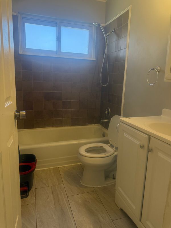 Building Photo - 4631 Ziegler St