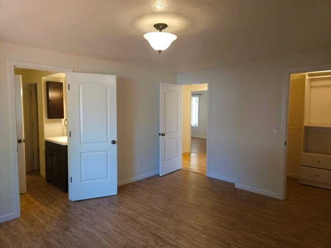 Building Photo - 3Bd/2Ba Single Story Home-Available soon!