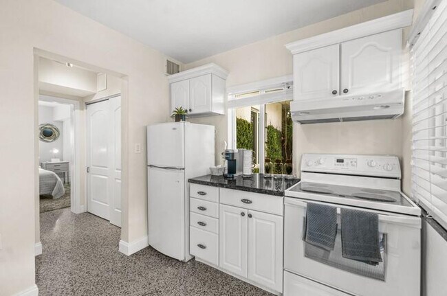 Building Photo - 3310 NE 18th St