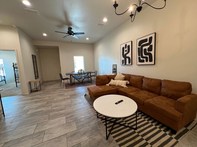 Building Photo - Townhome- Walking Distance to Lubbock Cooper