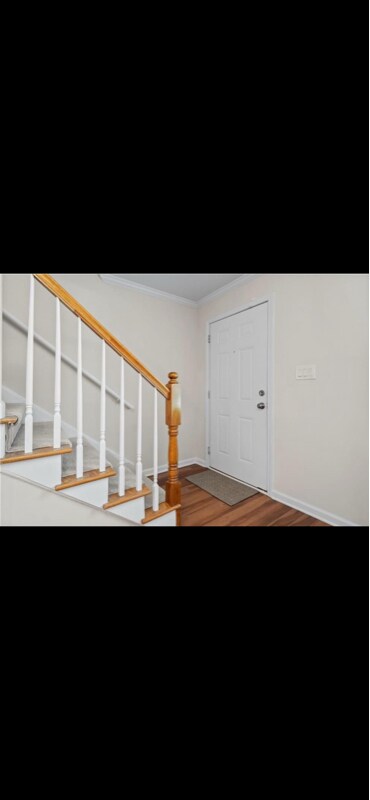 Building Photo - 245 Winding River Dr