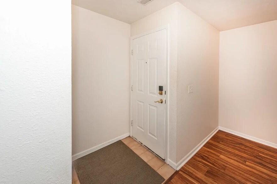 Main Entrance - 1417 Heatherwood Ln