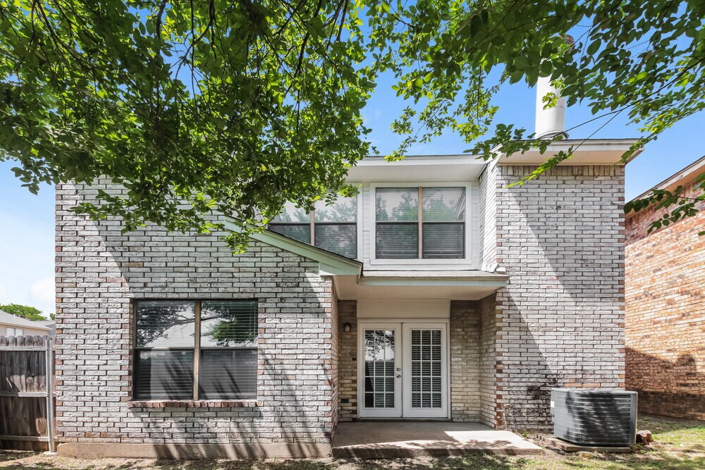 Building Photo - 402 Dawn Dr