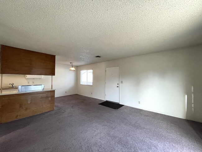 Building Photo - 458 Nord Ave