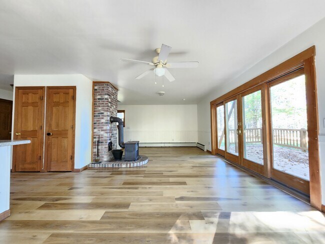 Building Photo - 1323 Pushaw Rd