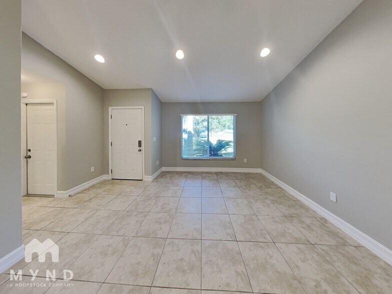 Building Photo - 8280 Philatelic Dr