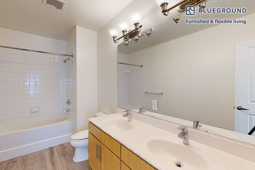 Building Photo - 80 N Central Ave