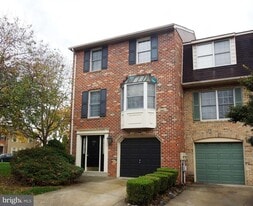 Building Photo - 7999 Clipper Ct