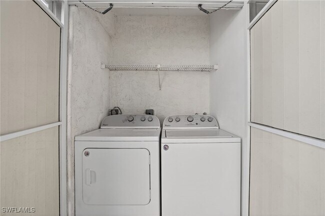 Building Photo - 1165 Mainsail Dr