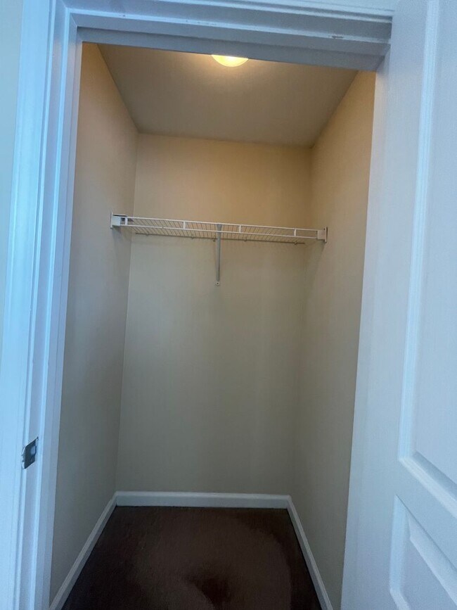 Building Photo - 18-1825 Whittaker