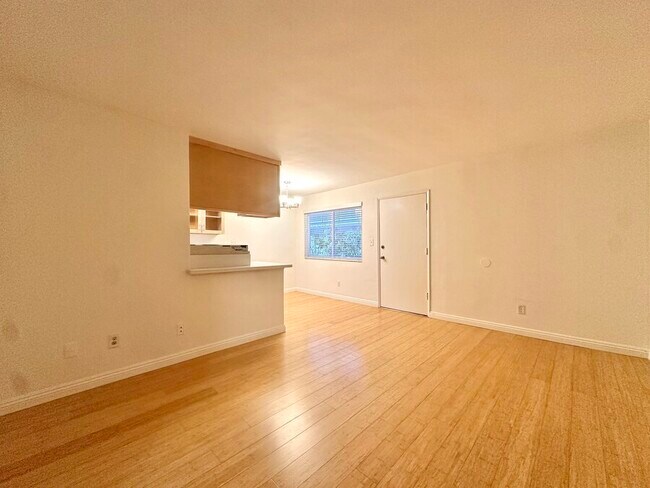 Building Photo - 23 Thornton Ave