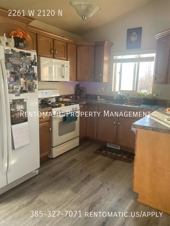 Building Photo - 2261 W 2120 N