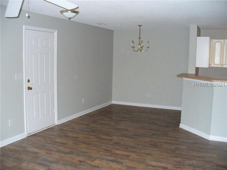 Dining Area Off Family Room - 100 Kensington Blvd