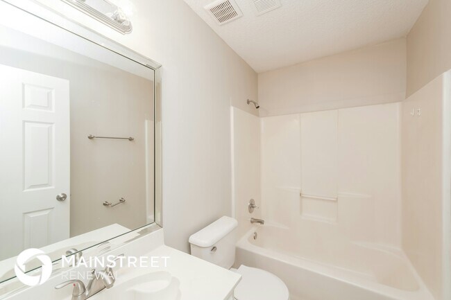 Building Photo - 2791 Heatherglen Cove W