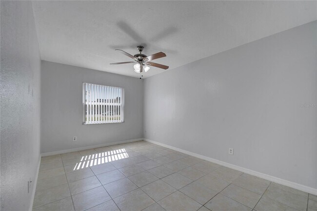 Building Photo - 9942 Turf Way