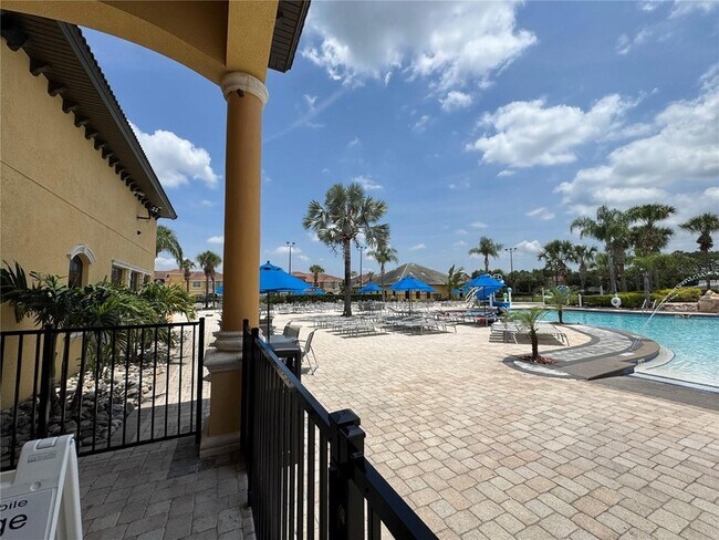 Building Photo - 8977 Coco Palm Rd